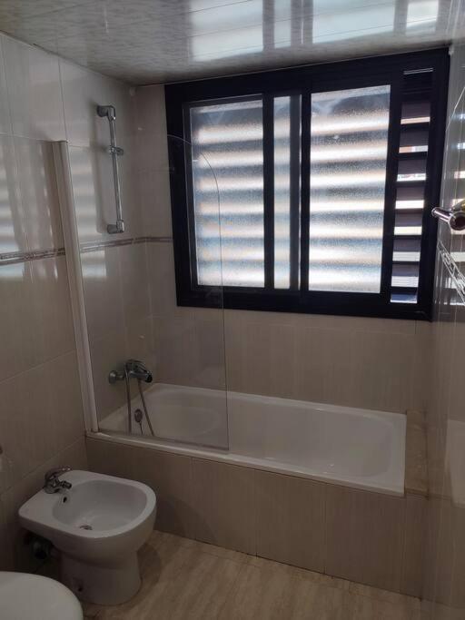Duplex Con Piscina En Rubi Apartment Bagian luar foto