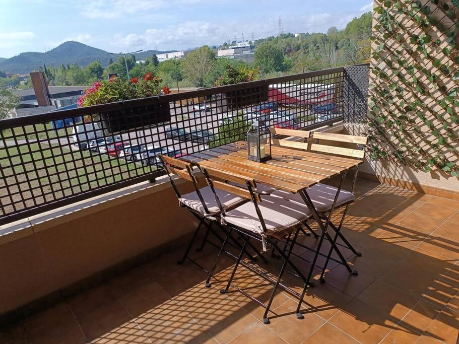 Duplex Con Piscina En Rubi Apartment Bagian luar foto
